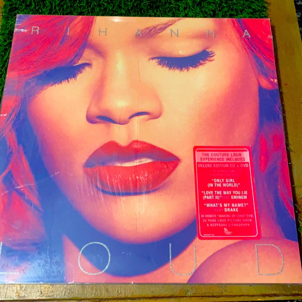 Rihanna Loud 2 CD set